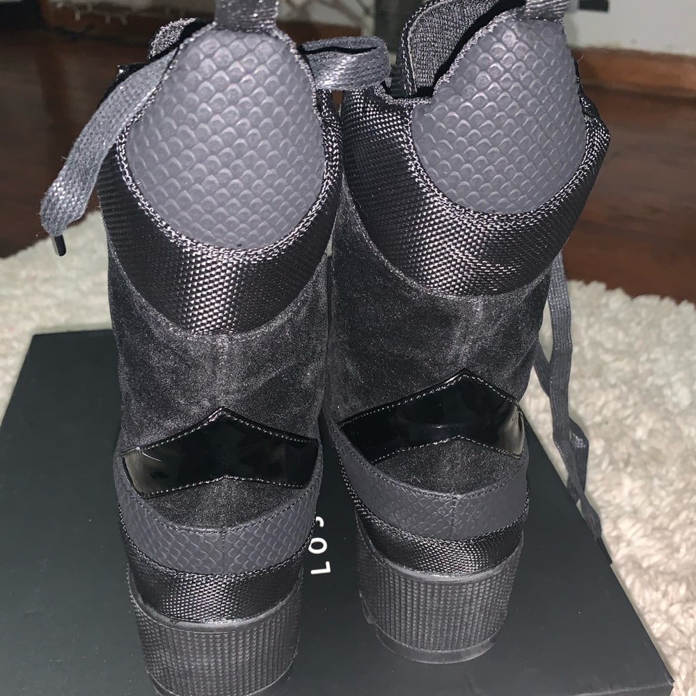 Boots - Picture 5 of 7